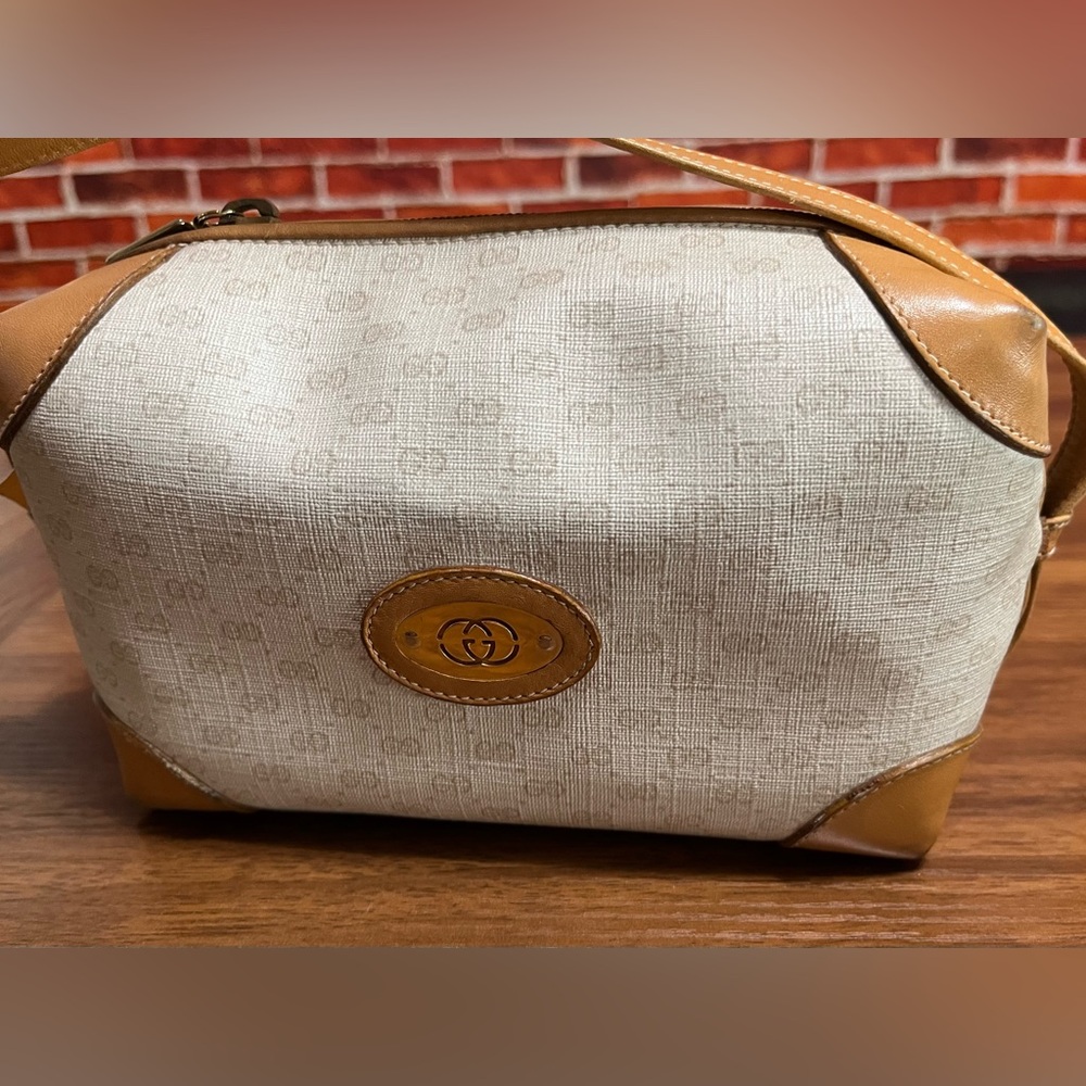 Gucci Beige and Gold Interior Handbag